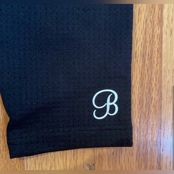 Bombshell Sportswear Leggings - Picture 3 of 4